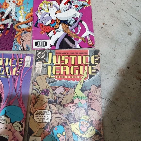 Comic books - Picture 2 of 4